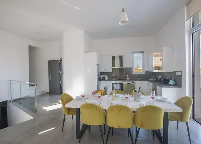 - Schoenes Fuer 10 Personen By Interhome