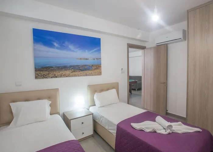 - Schoenes Fuer 10 Personen By Interhome Protaras