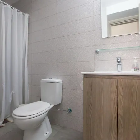 - Schoenes Fuer 10 Personen By Interhome 펜션 프로타라스