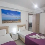- Schoenes Fuer 10 Personen By Interhome Protaras